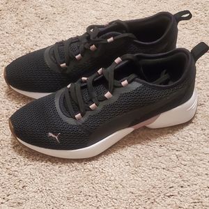 Puma Soft Foam Sneaker